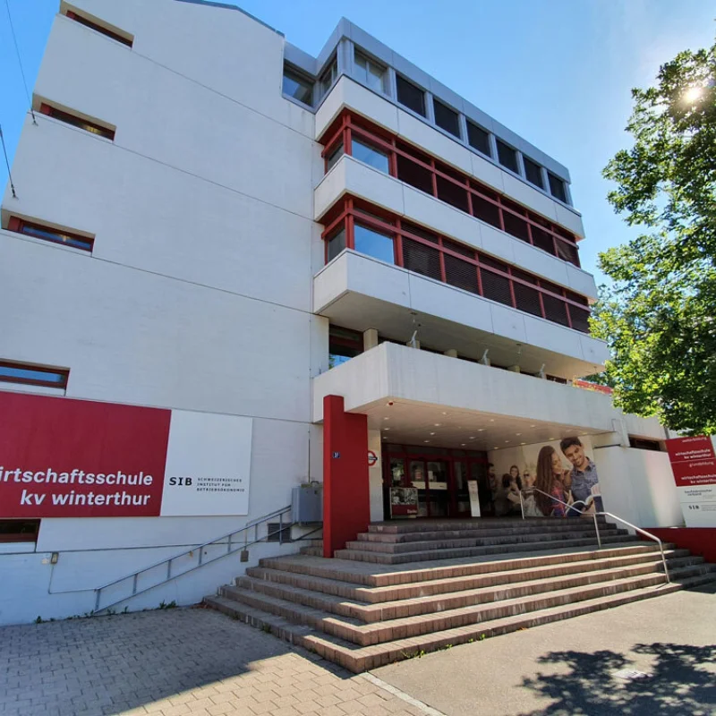 Schulhaus Eingang WSKVW